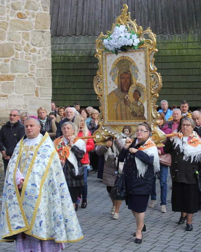 Bochnia. Rozpoczęcie Tygodnia Maryjnego i wprowadzenie relikwii bł. Jerzego Popiełuszki