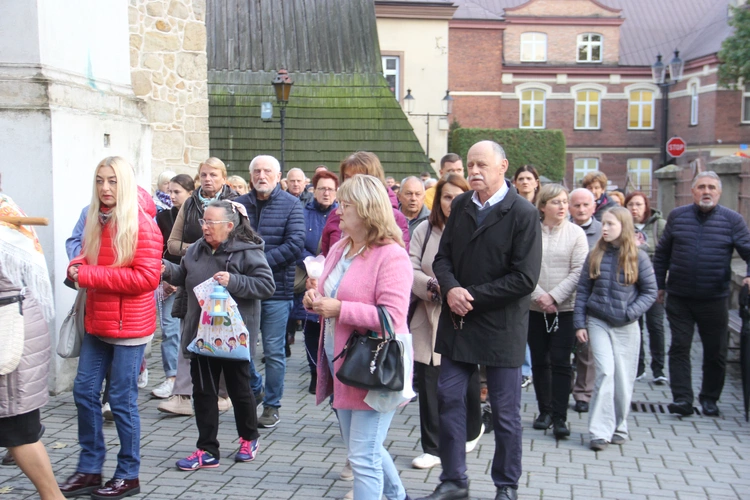 Bochnia. Rozpoczęcie Tygodnia Maryjnego i wprowadzenie relikwii bł. Jerzego Popiełuszki