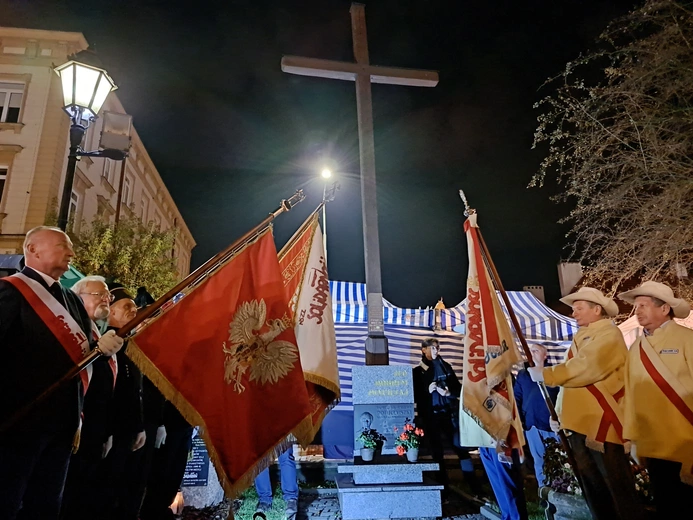 Bochnia. Rozpoczęcie Tygodnia Maryjnego i wprowadzenie relikwii bł. Jerzego Popiełuszki