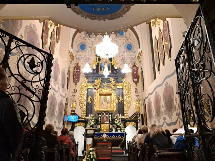 Bochnia. Rozpoczęcie Tygodnia Maryjnego i wprowadzenie relikwii bł. Jerzego Popiełuszki