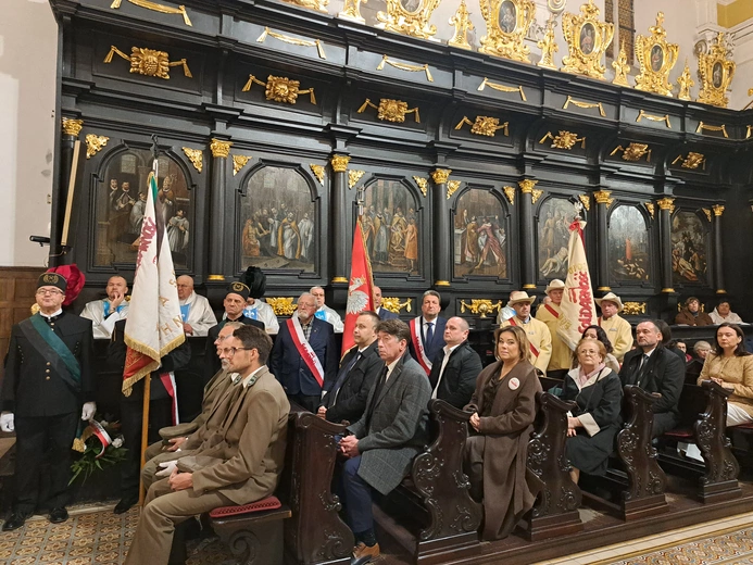 Bochnia. Rozpoczęcie Tygodnia Maryjnego i wprowadzenie relikwii bł. Jerzego Popiełuszki