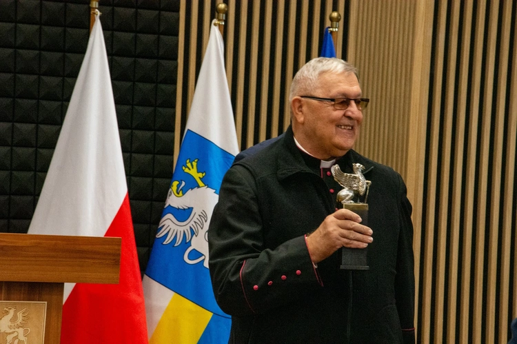 "Srebrny gryf" dla ks. prałata Józefa Bobowskiego