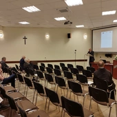 Pierwsza konferencja o AI i teologii