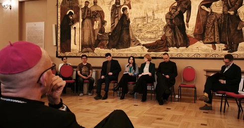 Abp Galbas: Budujmy mosty dla tych, którzy idą przez ciemną dolinę