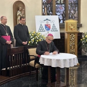 Abp Przybylski kanonicznie objął rządy w archidiecezji katowickiej
