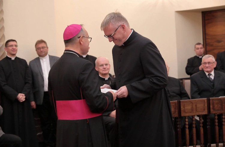 Abp Przybylski kanonicznie objął rządy w archidiecezji katowickiej, cz. 1