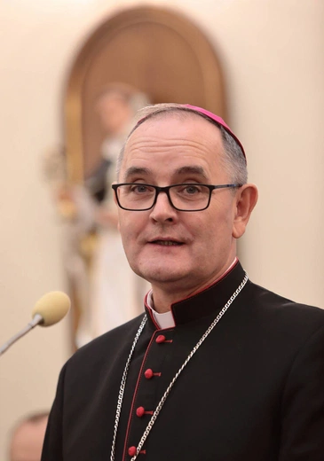 Abp Przybylski kanonicznie objął rządy w archidiecezji katowickiej, cz. 1