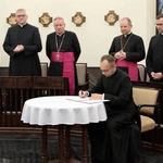 Abp Przybylski kanonicznie objął rządy w archidiecezji katowickiej, cz. 1
