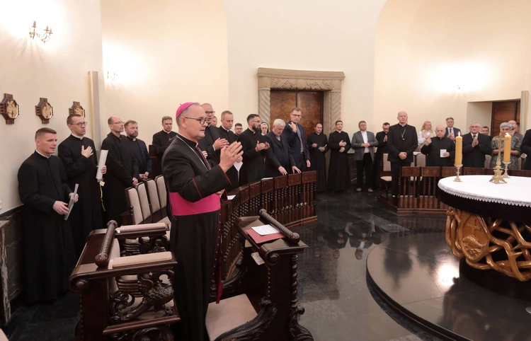 Abp Przybylski kanonicznie objął rządy w archidiecezji katowickiej, cz. 1