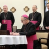 Abp Przybylski kanonicznie objął rządy w archidiecezji katowickiej, cz. 1