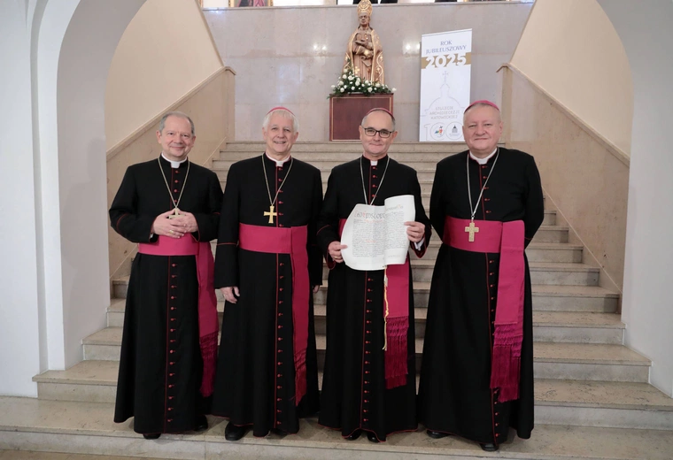 Abp Przybylski kanonicznie objął rządy w archidiecezji katowickiej, cz. 1