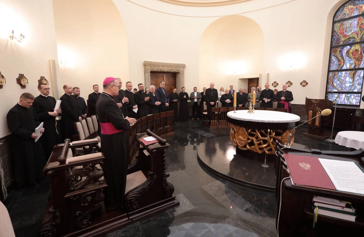 Abp Przybylski kanonicznie objął rządy w archidiecezji katowickiej, cz. 1