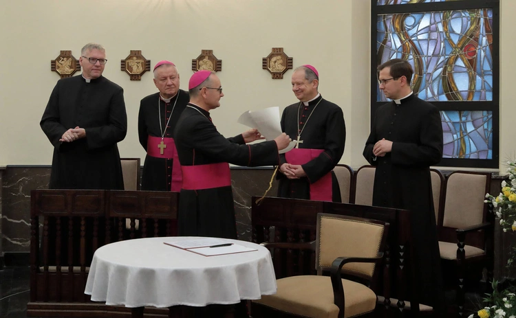 Abp Przybylski kanonicznie objął rządy w archidiecezji katowickiej, cz. 1