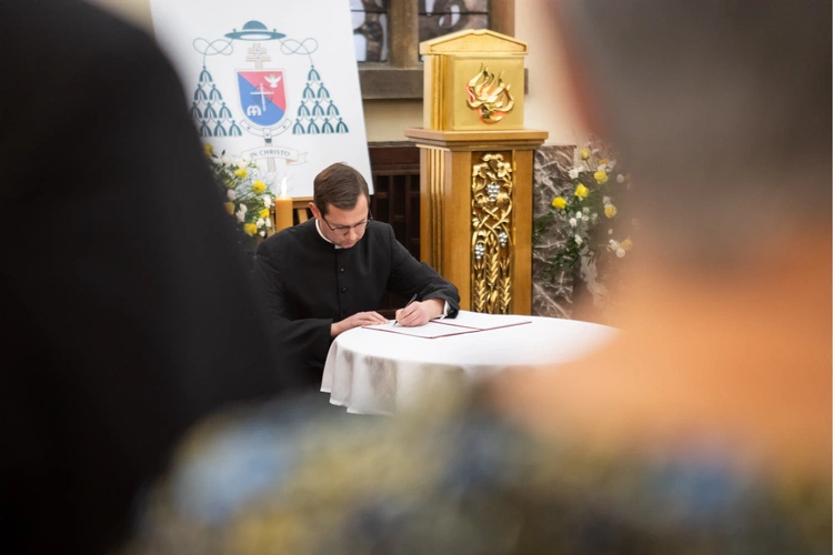 Abp Przybylski kanonicznie objął rządy w archidiecezji katowickiej, cz. 2