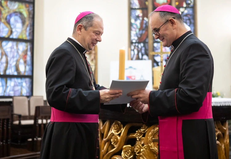 Abp Przybylski kanonicznie objął rządy w archidiecezji katowickiej, cz. 2