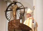 Abp Przybylski podczas ingresu: śląski lud wciąż potrzebuje Jezusa