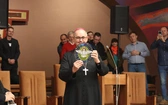 Wieczór uwielbienia z abp. Andrzejem Przybylskim [zdjęcia]