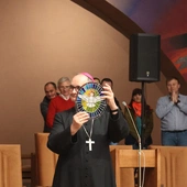 Wieczór uwielbienia z abp. Andrzejem Przybylskim [zdjęcia]