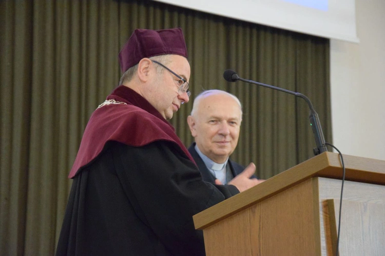 Sympozjum „Katecheza w szkole w warunkach przemian społeczno-kulturowych”