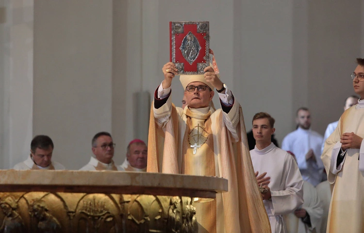 Ingres abp. Andrzeja Przybylskiego do katowickiej archikatedry, cz. 1