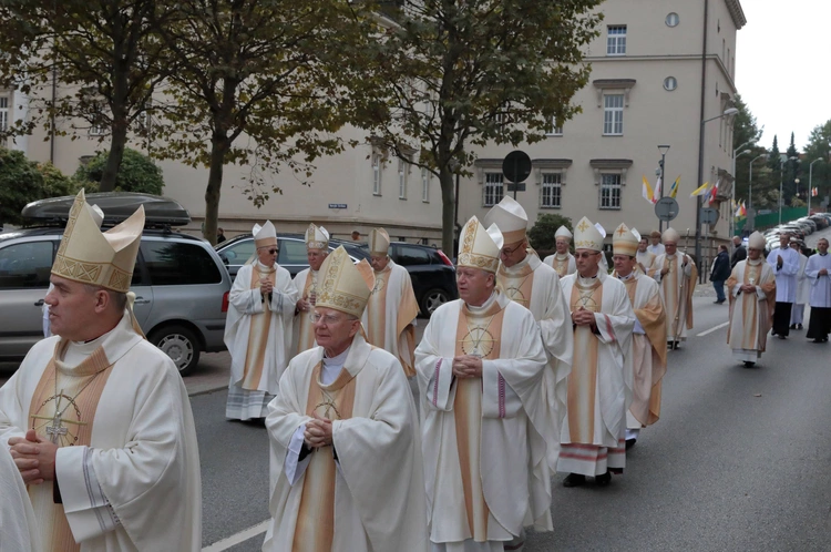 Ingres abp. Andrzeja Przybylskiego do katowickiej archikatedry, cz. 1