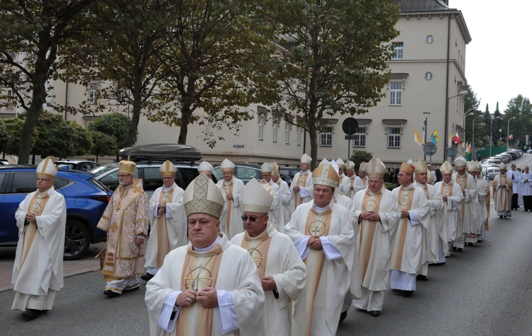 Ingres abp. Andrzeja Przybylskiego do katowickiej archikatedry, cz. 1