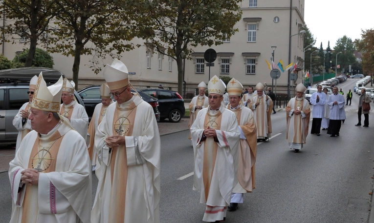 Ingres abp. Andrzeja Przybylskiego do katowickiej archikatedry, cz. 1