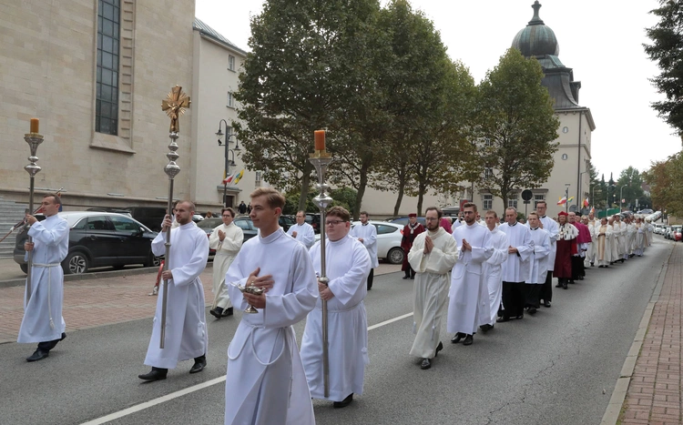 Ingres abp. Andrzeja Przybylskiego do katowickiej archikatedry, cz. 1
