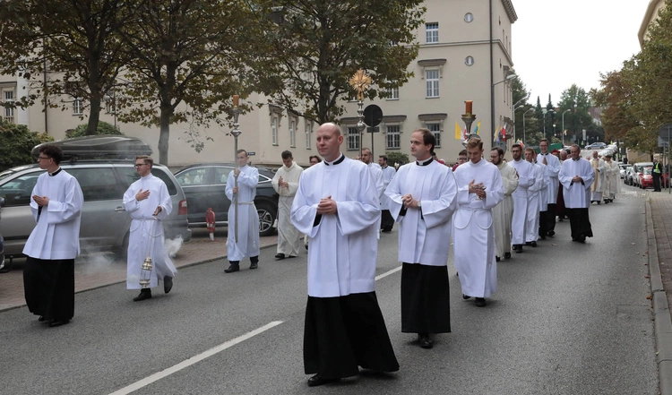 Ingres abp. Andrzeja Przybylskiego do katowickiej archikatedry, cz. 1