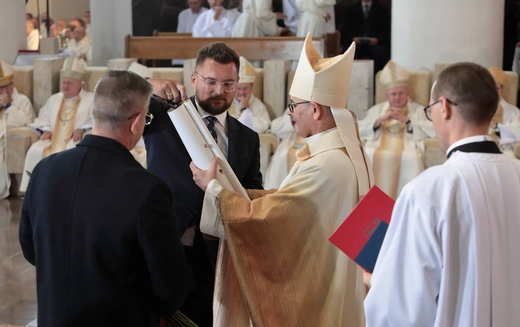 Ingres abp. Andrzeja Przybylskiego do katowickiej archikatedry, cz. 1