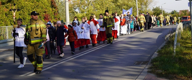Różańcowa pielgrzymka z Chrząstawy Wielkiej do Nadolic Wielkich