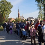 Różańcowa procesja z Chrząstawy Wielkiej do Nadolic Wielkich