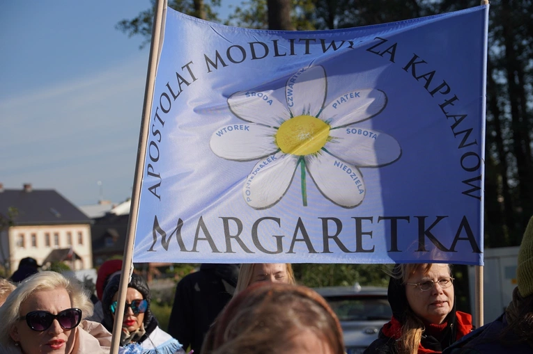 Różańcowa pielgrzymka z Chrząstawy Wielkiej do Nadolic Wielkich