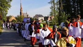 Z Różańcem z Chrząstawy Wielkiej do Nadolic Wielkich