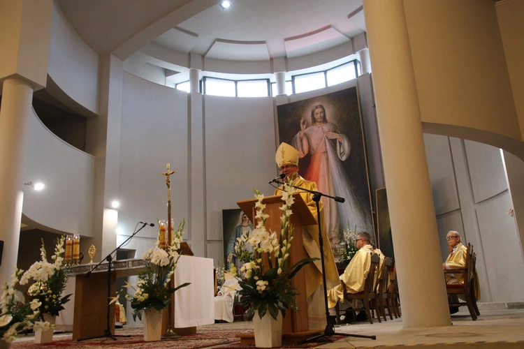 Płock. Odpust św. Faustyny Kowalskiej
