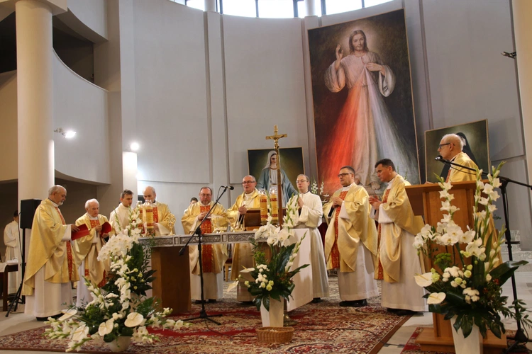 Płock. Odpust św. Faustyny Kowalskiej