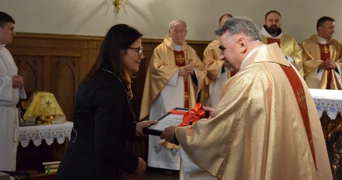 Obraz Matki Bożej Śnieżnej i 25 lat kuchni dla ubogich.