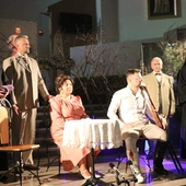 Tytułowym źródłem nadziei i pojednań bohaterów staje się Boże Miłosierdzie. 