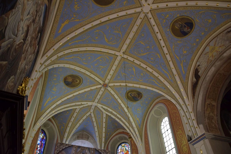 Odnowione prezbiterium w kościele w Iłży 