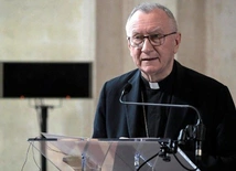 Kard. Parolin o Gazie: niedopuszczalne jest sprowadzanie ludzi do roli ubocznych ofiar