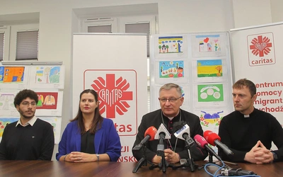 Bp Zadarko: Nie widzę manifestacji obcokrajowców, muzułmanów, czym się nas straszy, natomiast widzę niepokojące marsze, z których przebijają słowa pełne nienawiści