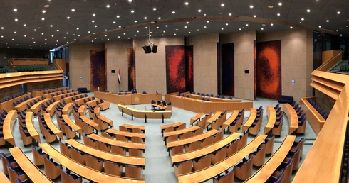 Niższa izba parlamentu Holandii przeciw uznaniu „prawa do aborcji” za prawo człowieka