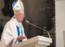 Abp Adrian Galbas na AKW: Taki teolog będzie nieszczęściem