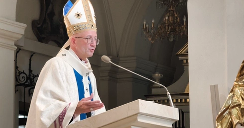 Abp Adrian Galbas na AKW: Taki teolog będzie nieszczęściem