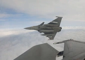 Myśliwiec Dassault Rafale B francuskich sił powietrznych w polskiej przestrzeni powietrznej podczas ćwiczeń w ramach operacji NATO Wschodnia Straż.