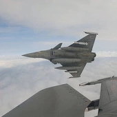 Myśliwiec Dassault Rafale B francuskich sił powietrznych w polskiej przestrzeni powietrznej podczas ćwiczeń w ramach operacji NATO Wschodnia Straż.
