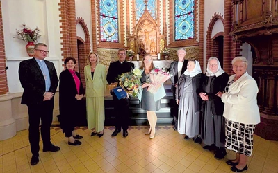 Wyróżnienie jest przyznawane za działania pro publico bono na rzecz potrzebujących oraz zaangażowanie w rozwój środowiska lokalnego. 