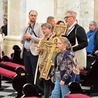 Spotkanie rozpoczęło uroczyste wprowadzenie krzyża.