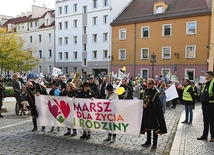Było radośnie i kolorowo, z muzyką, balonami i tańcem, dopisała nawet pogoda.