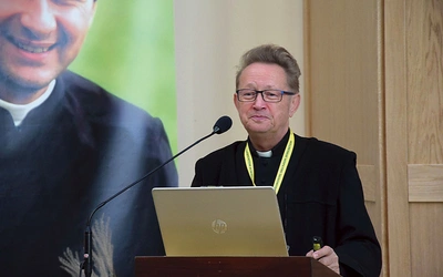Jednym z prelegentów był ks. Jacek Kucharski.